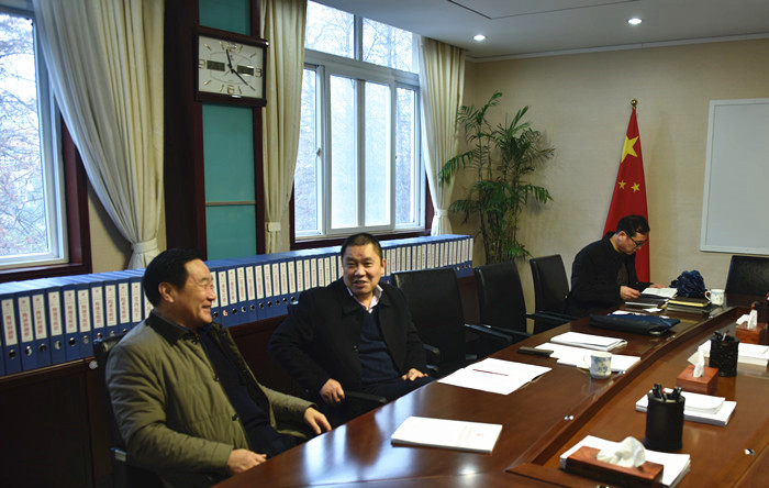 查阅资料.JPG